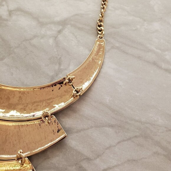 💖 White House Black Market Hammered Gold Tiered Snake Chain Tassel Necklace 💖 - Picture 12 of 16